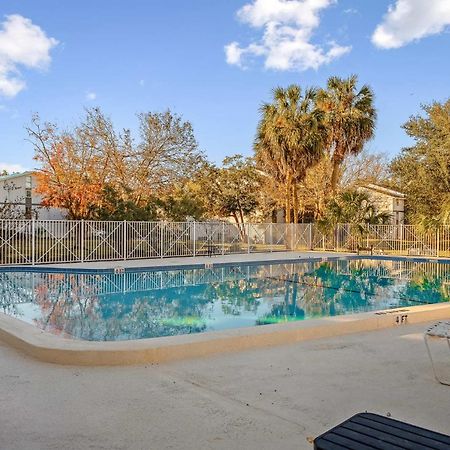 Sanctuary Gainesville Bright 2 Bedroom King Condo Eksteriør billede
