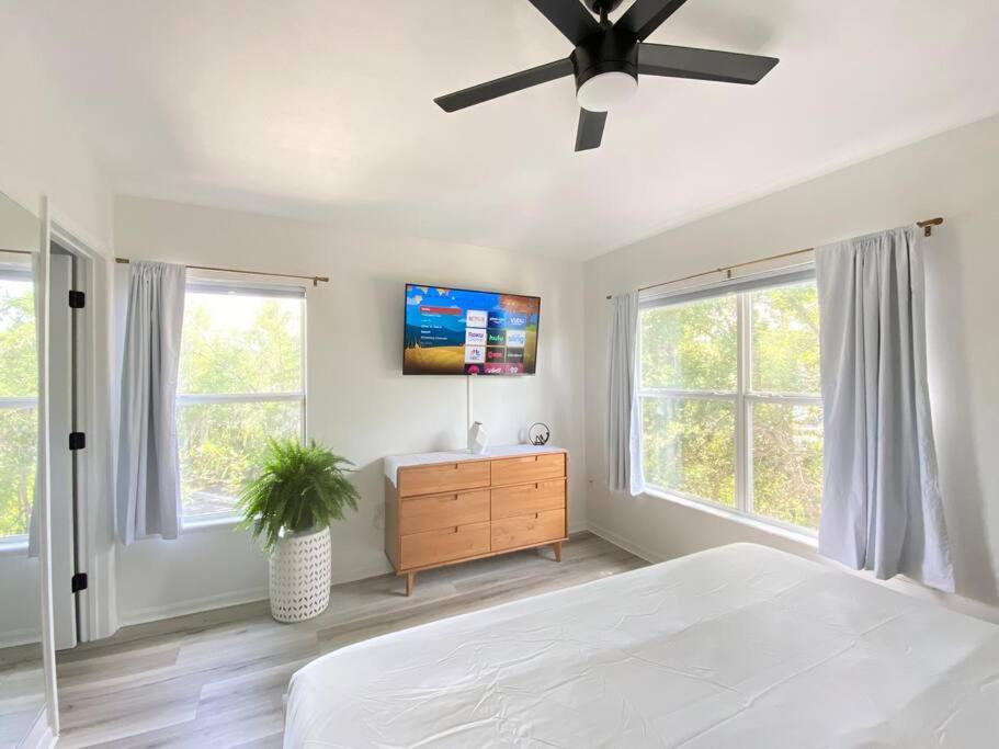 Sanctuary Gainesville Bright 2 Bedroom King Condo Eksteriør billede