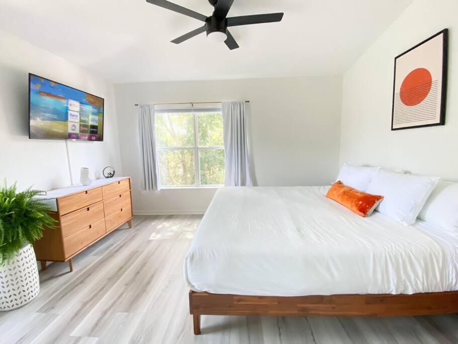 Sanctuary Gainesville Bright 2 Bedroom King Condo Eksteriør billede