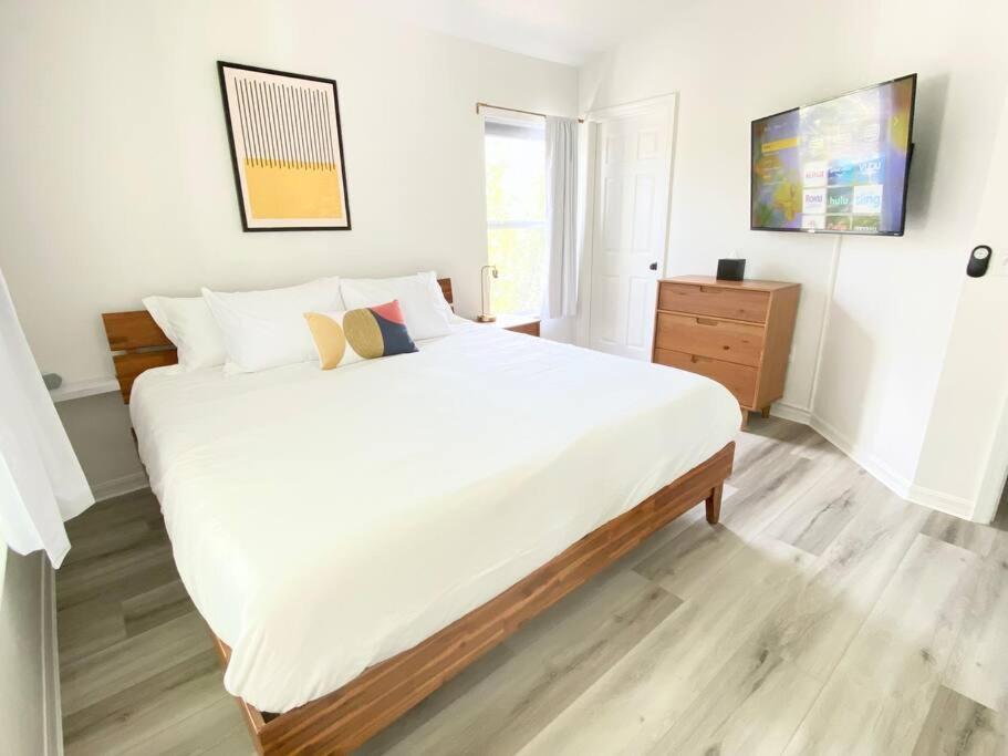 Sanctuary Gainesville Bright 2 Bedroom King Condo Eksteriør billede