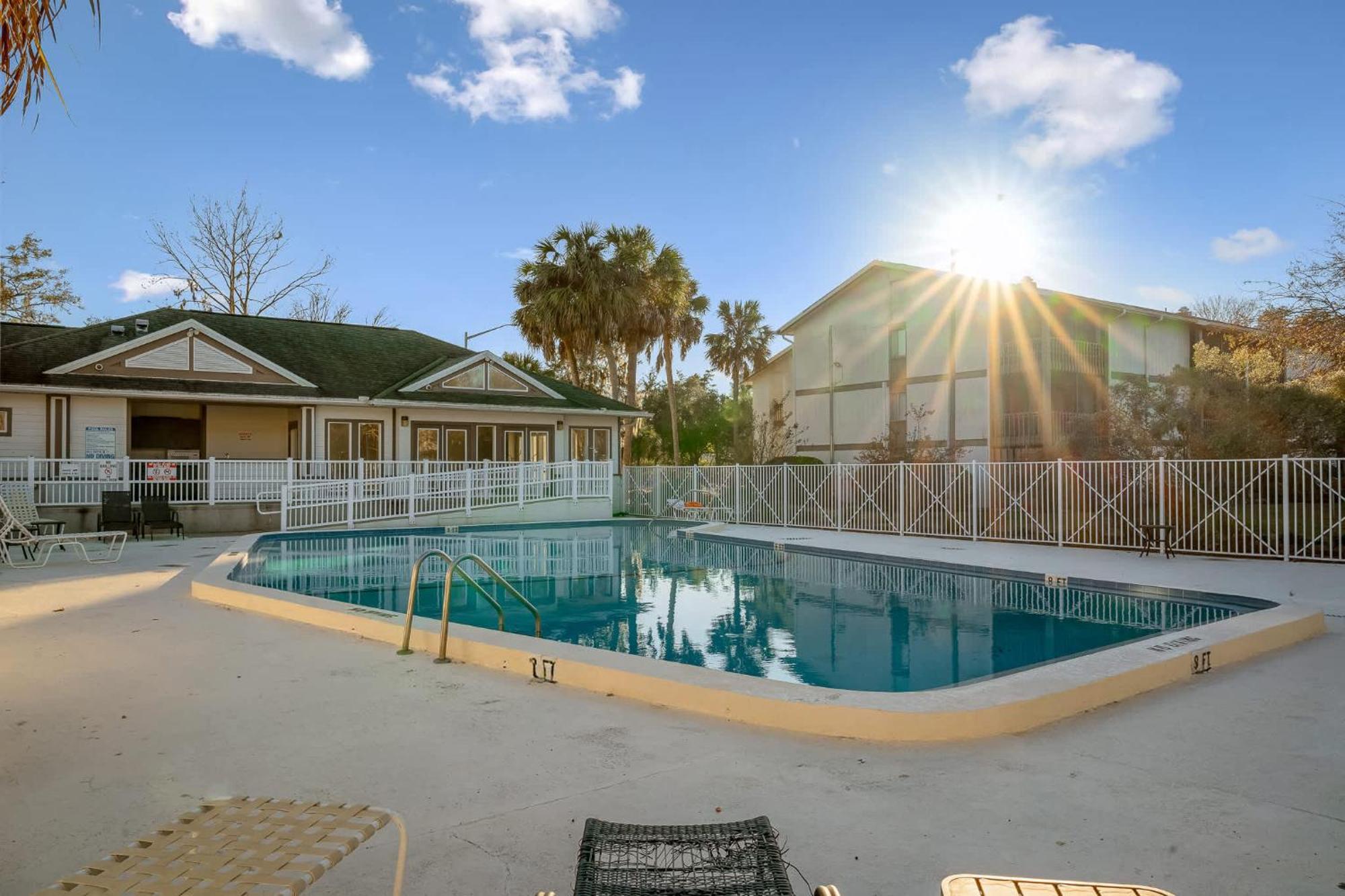 Sanctuary Gainesville Bright 2 Bedroom King Condo Eksteriør billede